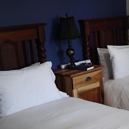 The Boston Guest House ベルビル エクステリア 写真